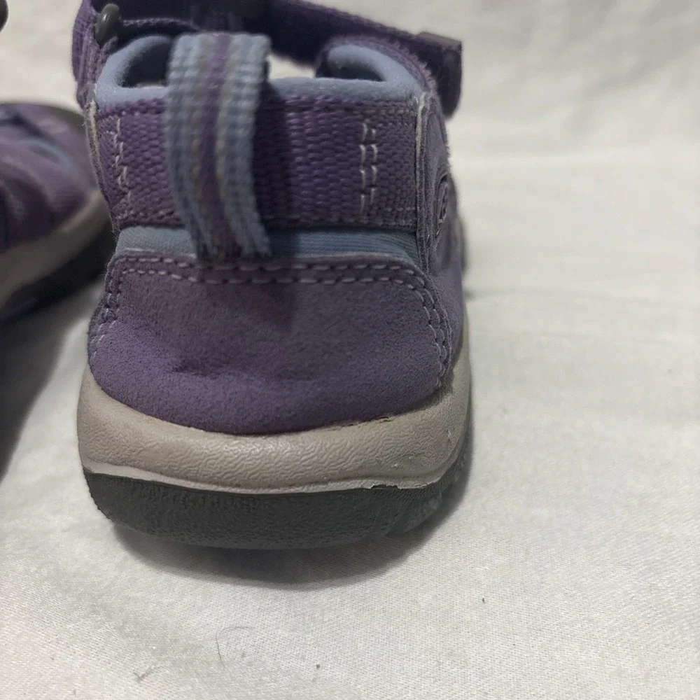 Keen Girls Size 2 Purple Newport Hiking Sandals Waterproof Washable 1014263